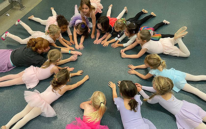 kids dancing